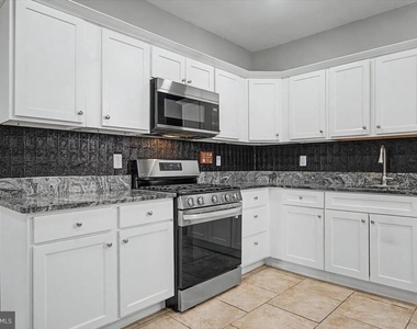 203 N Dupont Street - Photo Thumbnail 7