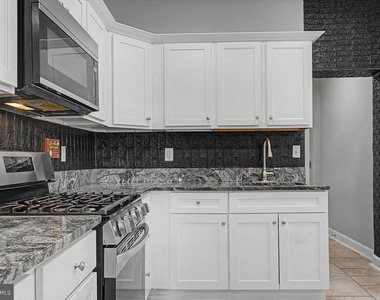 203 N Dupont Street - Photo Thumbnail 10