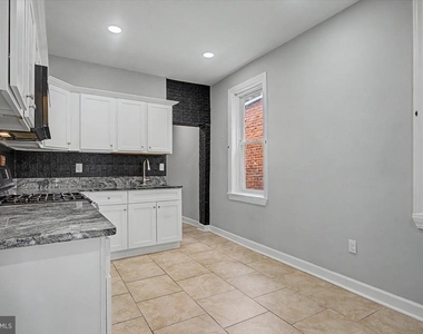203 N Dupont Street - Photo Thumbnail 8