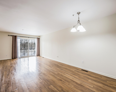 120 W Oakbrook Drive - Photo Thumbnail 7