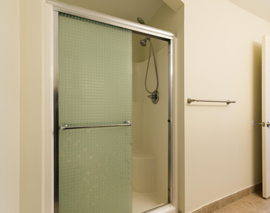 120 W Oakbrook Drive - Photo Thumbnail 19