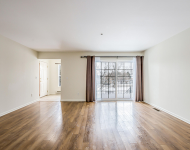 120 W Oakbrook Drive - Photo Thumbnail 4
