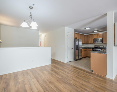 120 W Oakbrook Drive - Photo Thumbnail 1