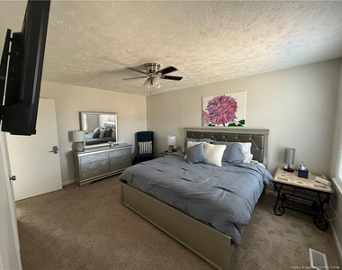7891 Uriah Drive - Photo Thumbnail 8