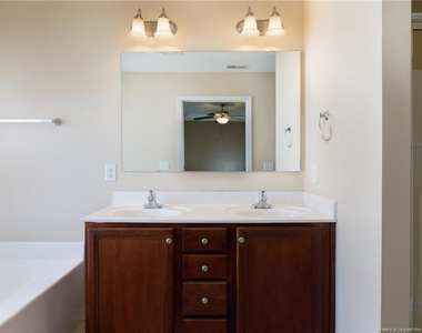 2041 Gray Goose Loop - Photo Thumbnail 11
