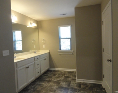 4013 Reunion Creek Parkway - Photo Thumbnail 19