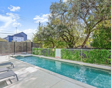 4004 Banister Ln - Photo Thumbnail 22