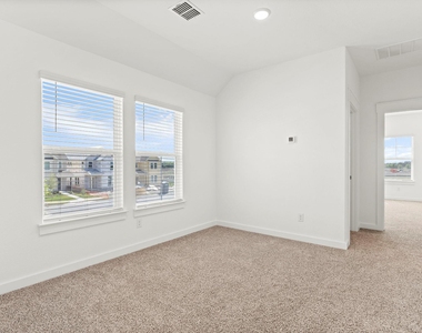108 Hartson Dr - Photo Thumbnail 12