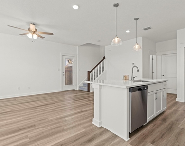 108 Hartson Dr - Photo Thumbnail 8