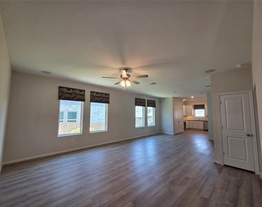 8902 Grand Western - Photo Thumbnail 12