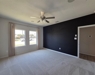 8902 Grand Western - Photo Thumbnail 3