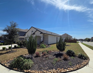 8902 Grand Western - Photo Thumbnail 34