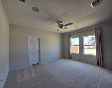 8902 Grand Western - Photo Thumbnail 20