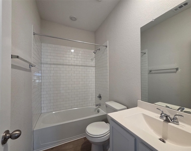 8902 Grand Western - Photo Thumbnail 16