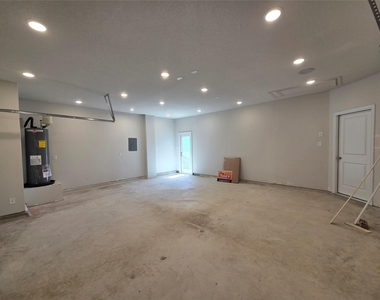 8902 Grand Western - Photo Thumbnail 32