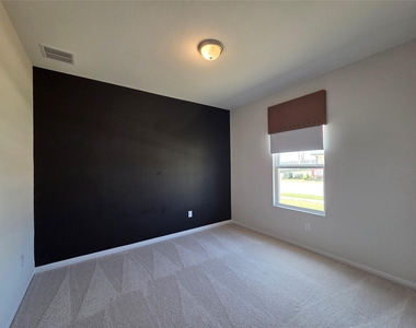 8902 Grand Western - Photo Thumbnail 6
