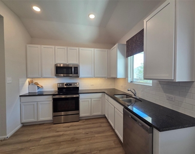 8902 Grand Western - Photo Thumbnail 17