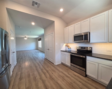 8902 Grand Western - Photo Thumbnail 19