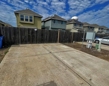 4603 Truth Way - Photo Thumbnail 16