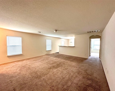 1469 Breanna Ln - Photo Thumbnail 4