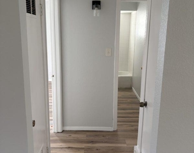 606 W 4th St - Photo Thumbnail 4