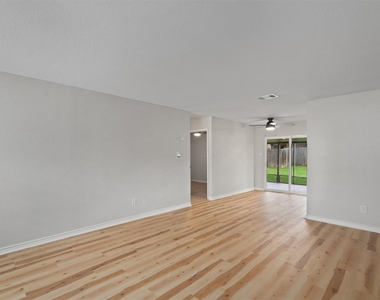 2532 Chaparral Trl - Photo Thumbnail 4