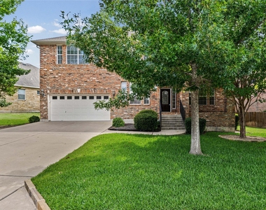 10700 Pointe View Dr - Photo Thumbnail 2