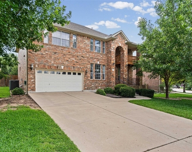 10700 Pointe View Dr - Photo Thumbnail 1