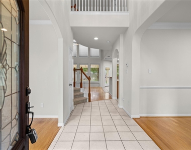10700 Pointe View Dr - Photo Thumbnail 4