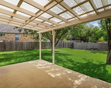 10700 Pointe View Dr - Photo Thumbnail 15