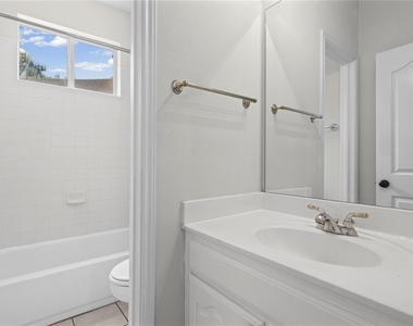 10700 Pointe View Dr - Photo Thumbnail 14