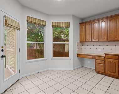 10700 Pointe View Dr - Photo Thumbnail 12