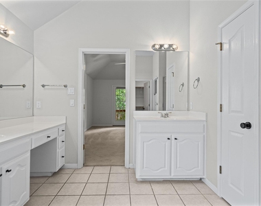 10700 Pointe View Dr - Photo Thumbnail 22