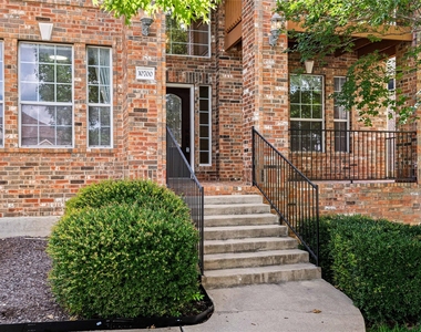 10700 Pointe View Dr - Photo Thumbnail 3