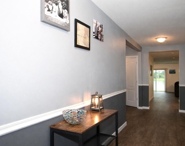 3554 Shiner Drive - Photo Thumbnail 3