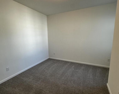 33 Thurnham Lane - Photo Thumbnail 29
