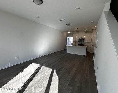 33 Thurnham Lane - Photo Thumbnail 9