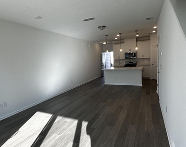 33 Thurnham Lane - Photo Thumbnail 10