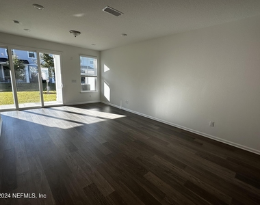 33 Thurnham Lane - Photo Thumbnail 8