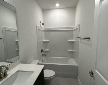 33 Thurnham Lane - Photo Thumbnail 34