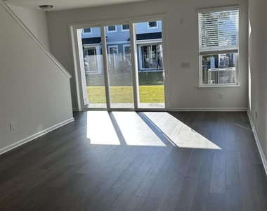 33 Thurnham Lane - Photo Thumbnail 4