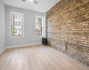 7501 N Eastlake Terrace - Photo Thumbnail 7