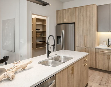 8020 W O'connor Drive - Photo Thumbnail 7