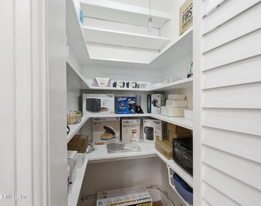 1786 Challen Avenue - Photo Thumbnail 12