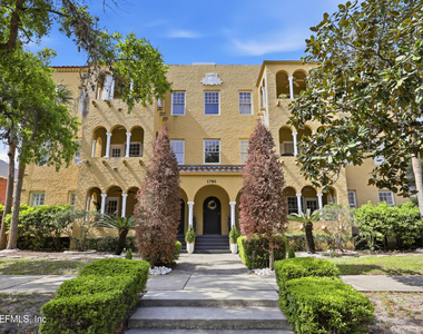 1786 Challen Avenue - Photo Thumbnail 35