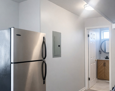 1249 S Kolin Avenue - Photo Thumbnail 13