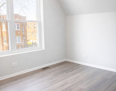 1249 S Kolin Avenue - Photo Thumbnail 7