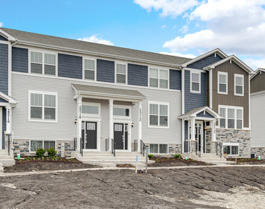 25720 W Yorkshire Drive - Photo Thumbnail 2