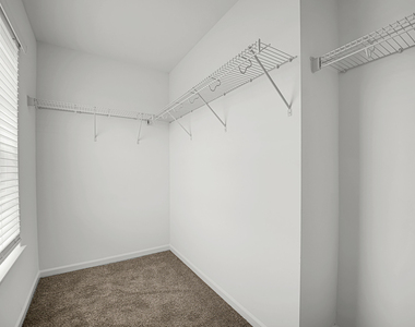 25720 W Yorkshire Drive - Photo Thumbnail 10