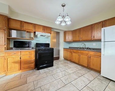 450 E Mulberry Court - Photo Thumbnail 3